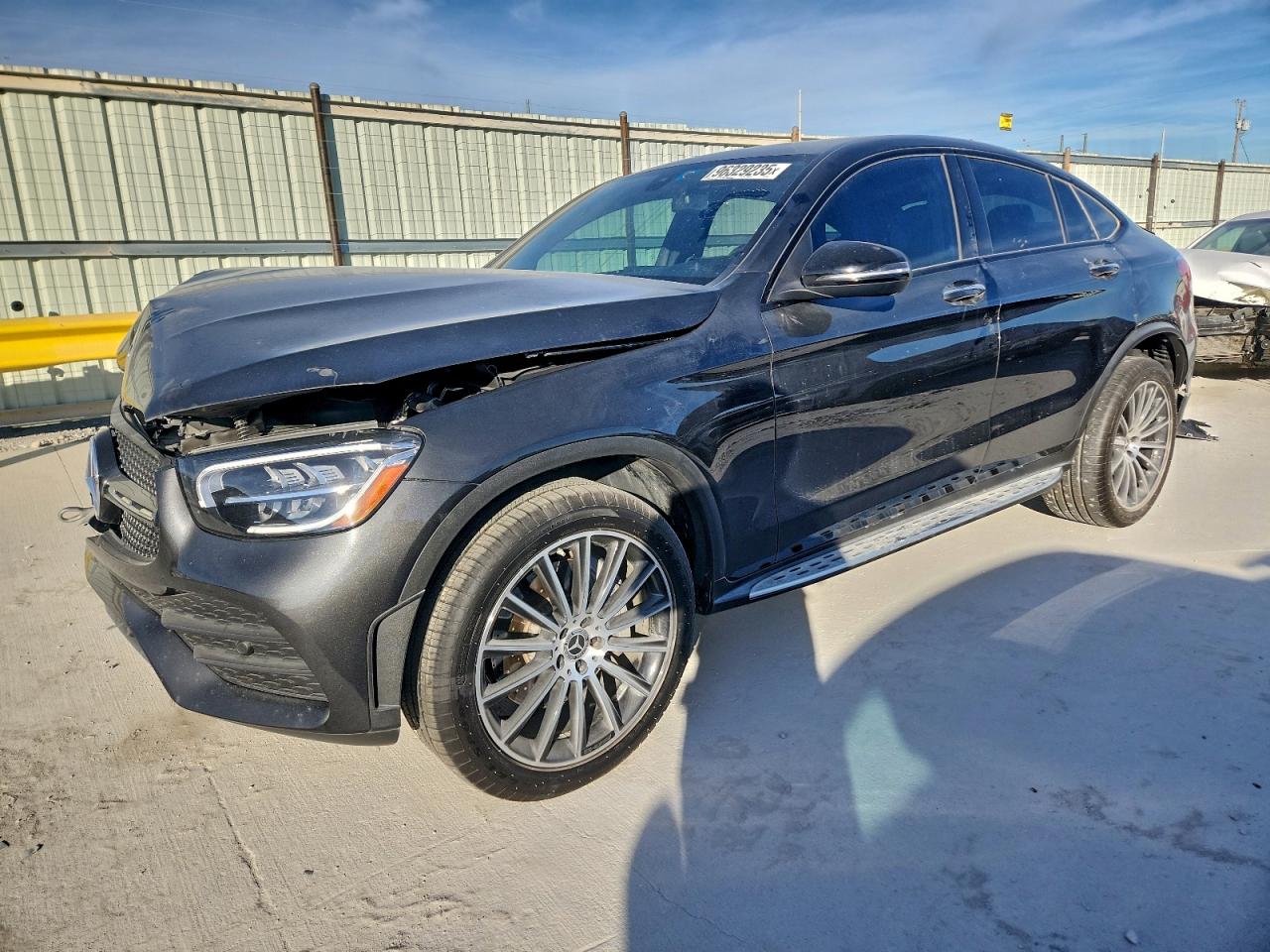 2020 Mercedes-Benz GLC 300, VIN WDC0J8EB5LF682505 — Front end