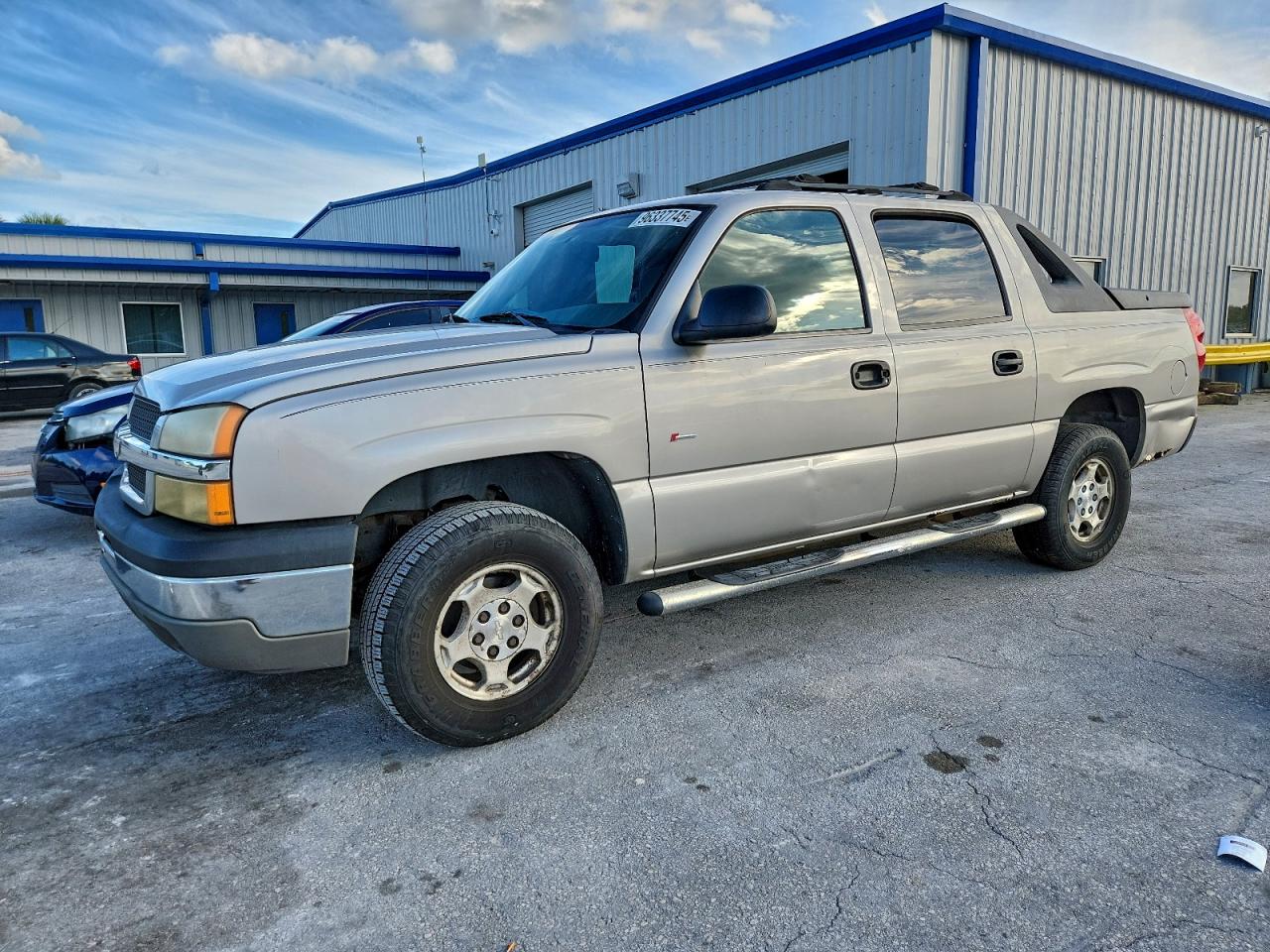 2004 Chevrolet Avalanche Z66, VIN 3GNEC12TX4G158896 — Rear end