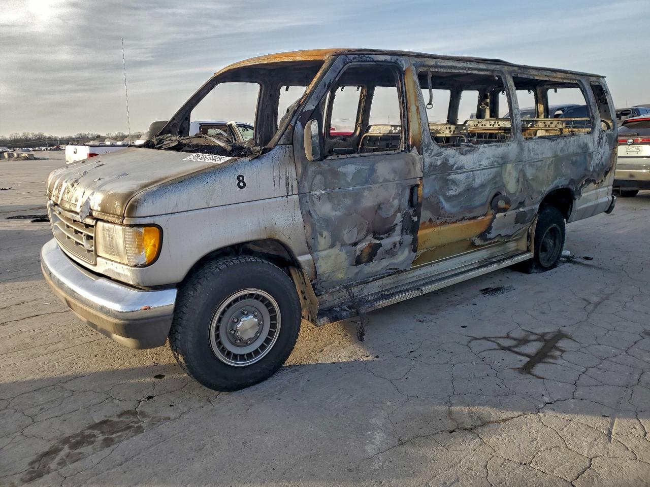 1992 Ford Econoline Wagon XL, VIN 1FBJS31H2NHB20139 — Burn