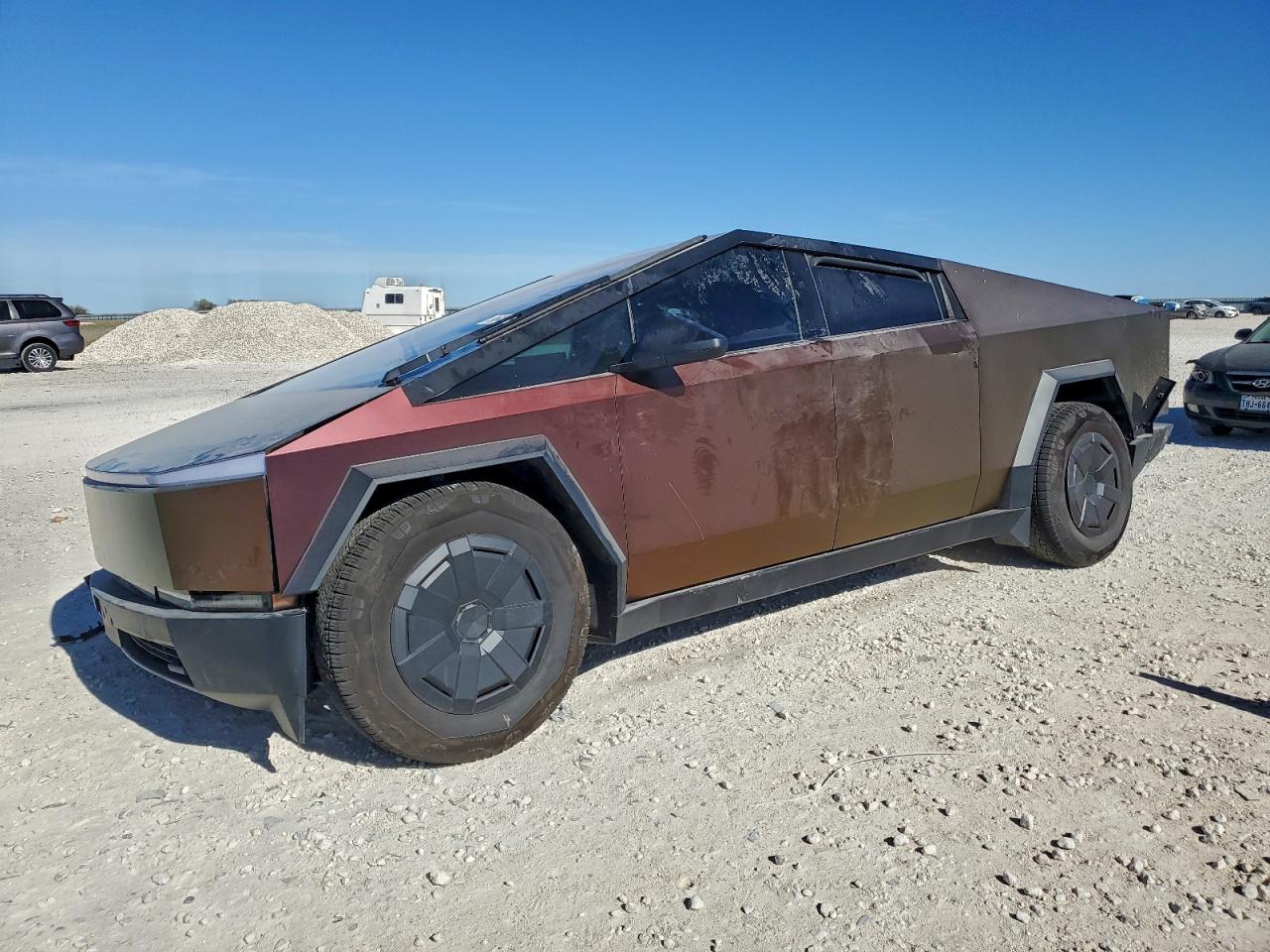 2025 Tesla Cybertruck, VIN 7G2CEHED6SA058878 — Front end
