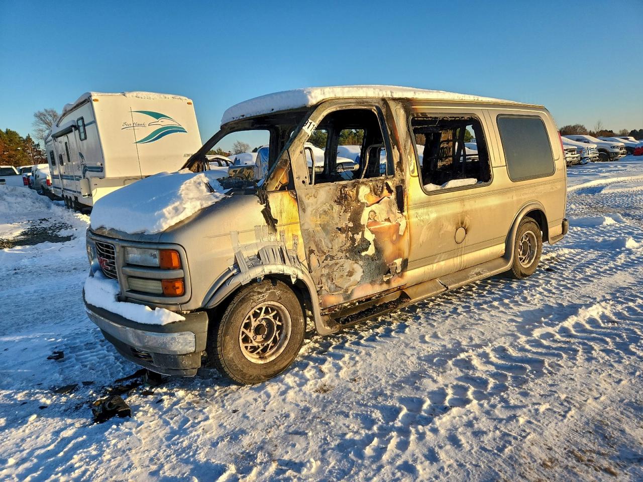 2001 GMC Savana Cargo YF7 Upfitter, VIN 1GDFG15R911232722 — Burn