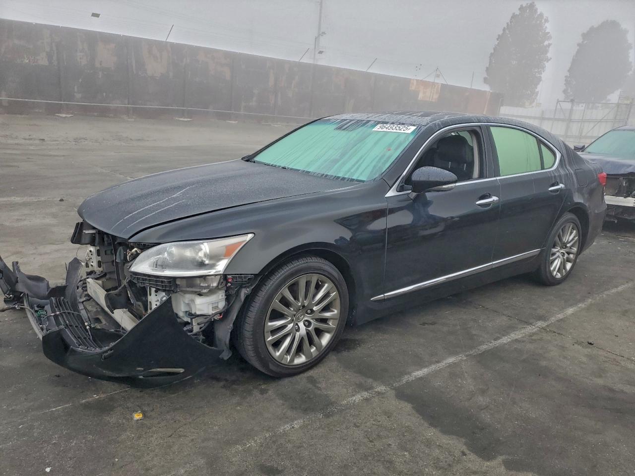 2016 Lexus LS 460, VIN JTHBL5EF8G5142859 — Front end