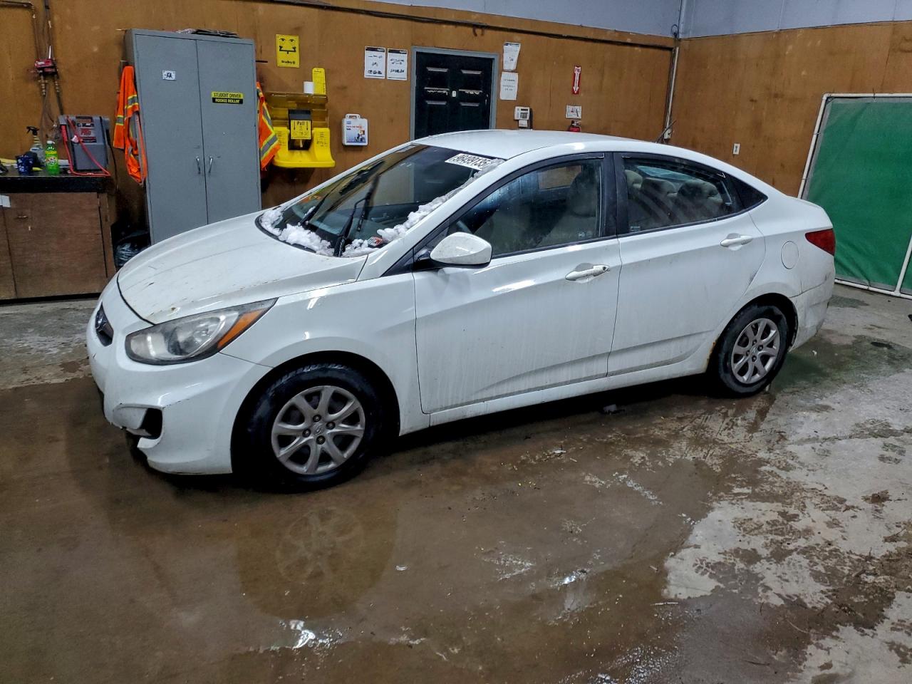 2013 Hyundai Accent GLS, VIN KMHCT4AE4DU452937 — Front end