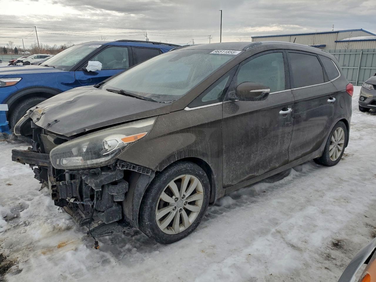 2014 Kia Rondo EX, VIN KNAHU8A34E7017667 — Front end