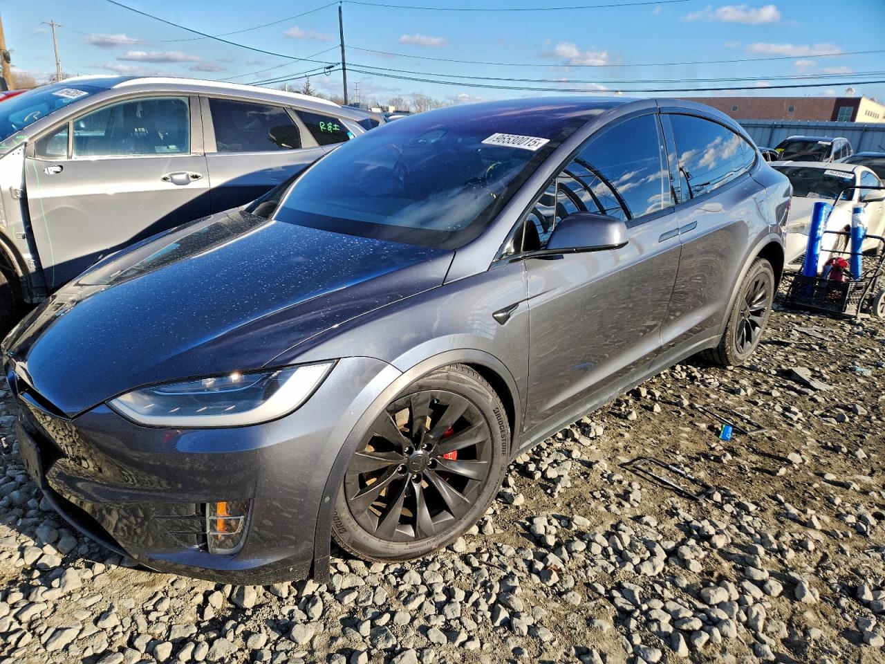 2019 Tesla Model X 75D, VIN 5YJXCBE2XKF205017 — Front end
