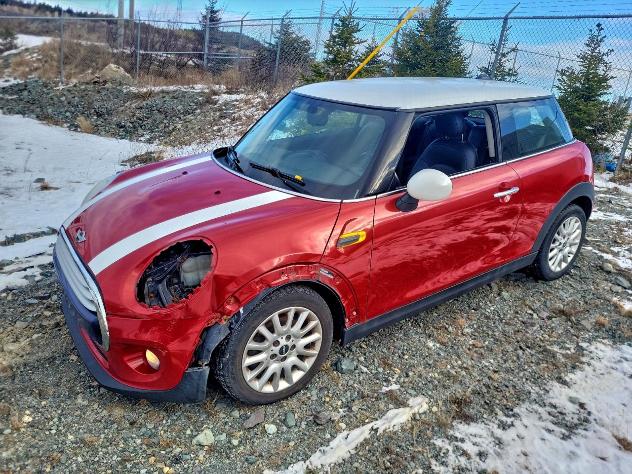 2014 MINI Hardtop, VIN WMWXM5C5XET932913 — Перед