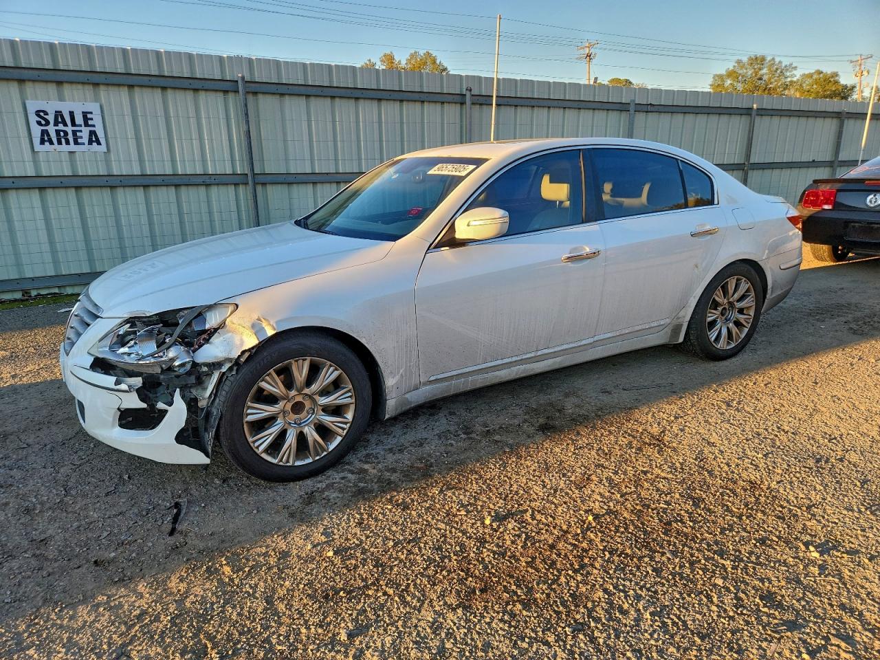 2011 Hyundai Genesis, VIN KMHGC4DE9BU127288 — Фото с аукциона 1 of 4