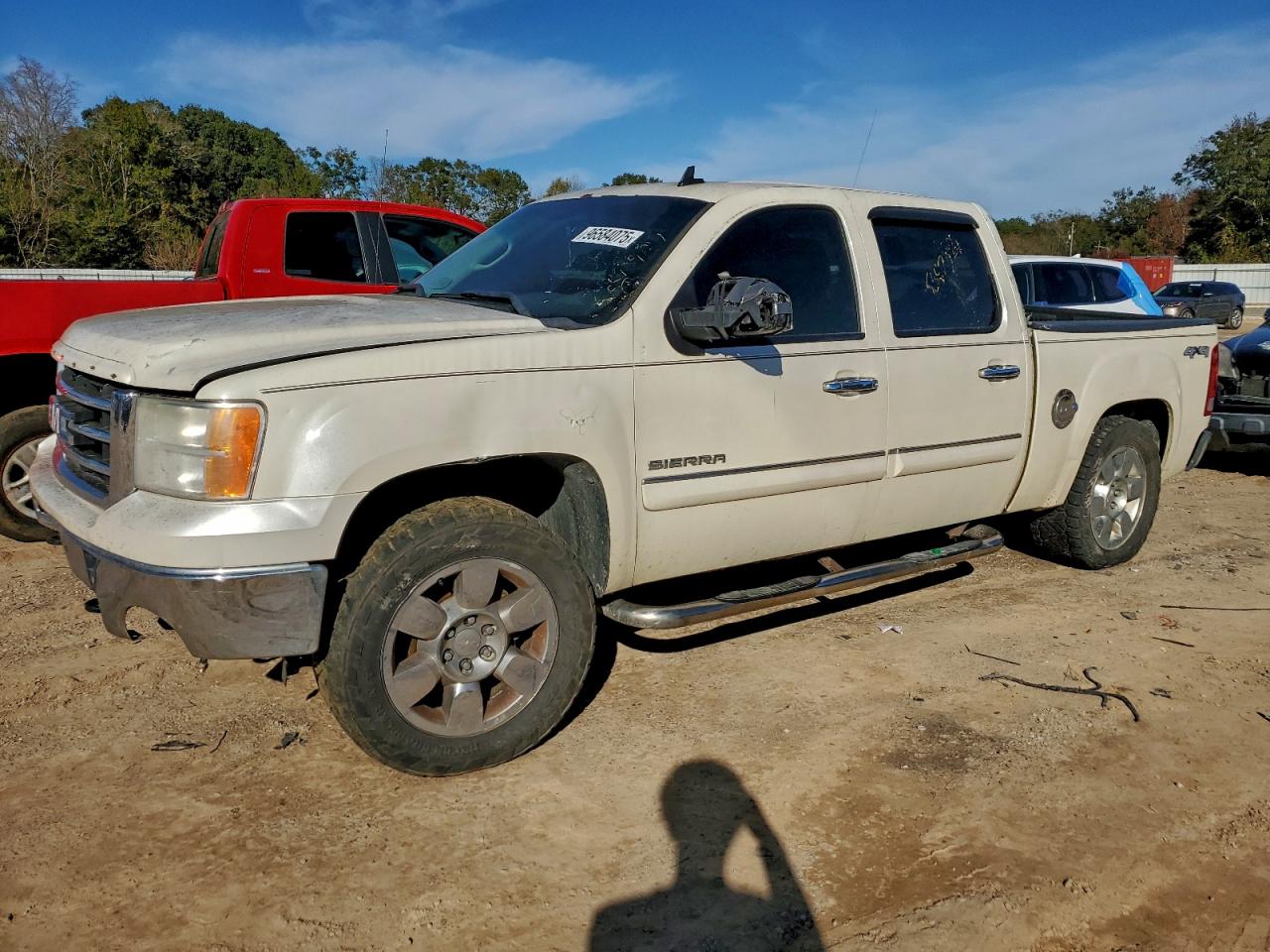 2013 GMC Sierra 1500 SLE, VIN 3GTP2VE73DG292921 — Front end