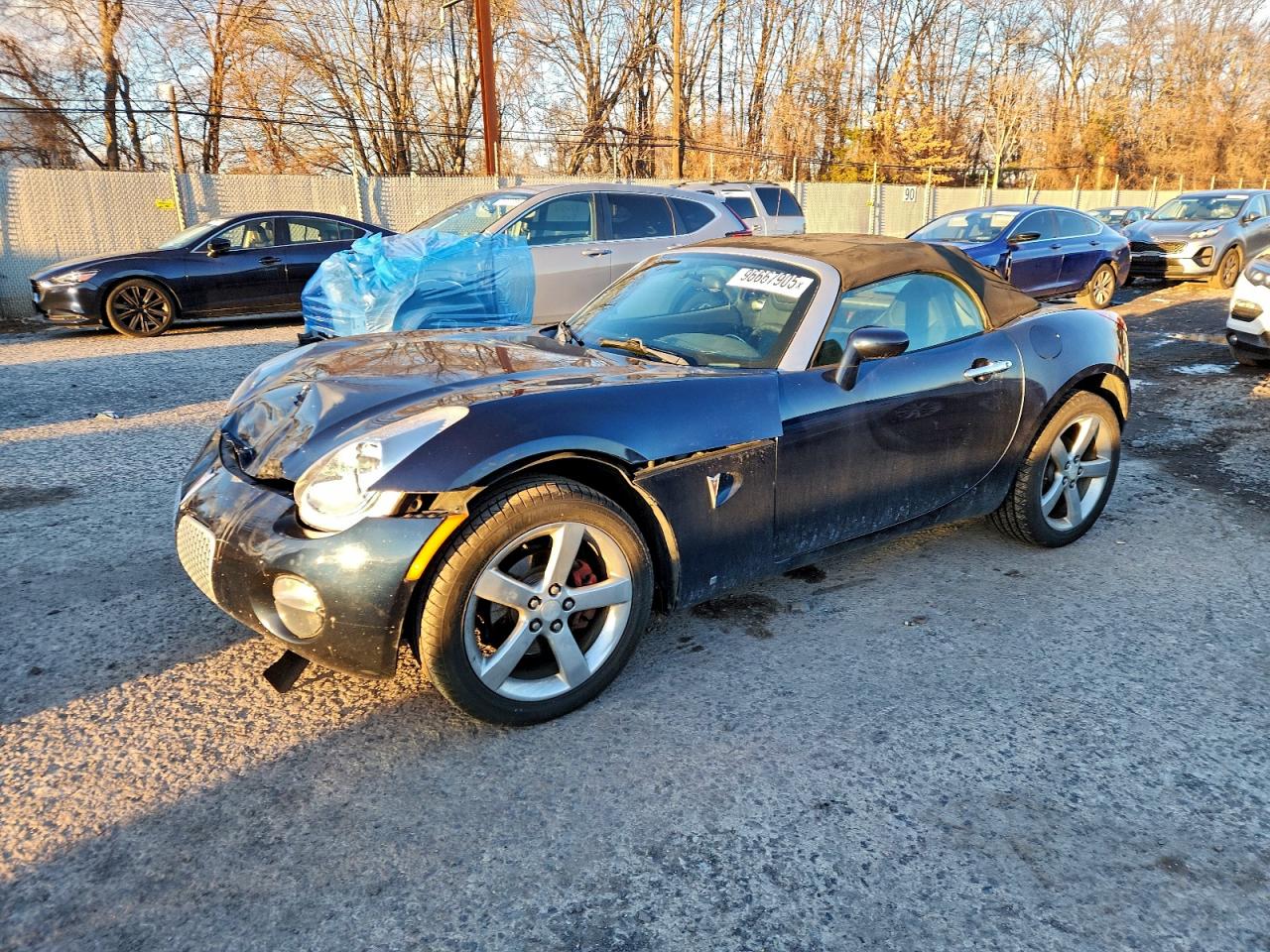 2006 Pontiac Solstice, VIN 1G2MB35B36Y113253 — Front end