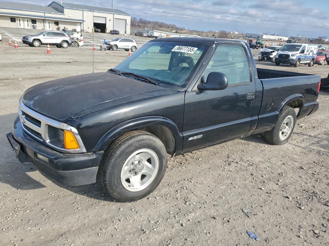1997 Chevrolet S-10 LS, VIN 1GCCS1447VK235890 — Normal wear