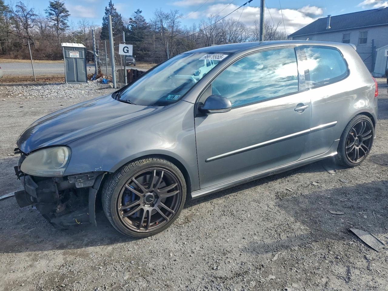 2008 Volkswagen R32, VIN WVWKC71K98W060635 — Front end