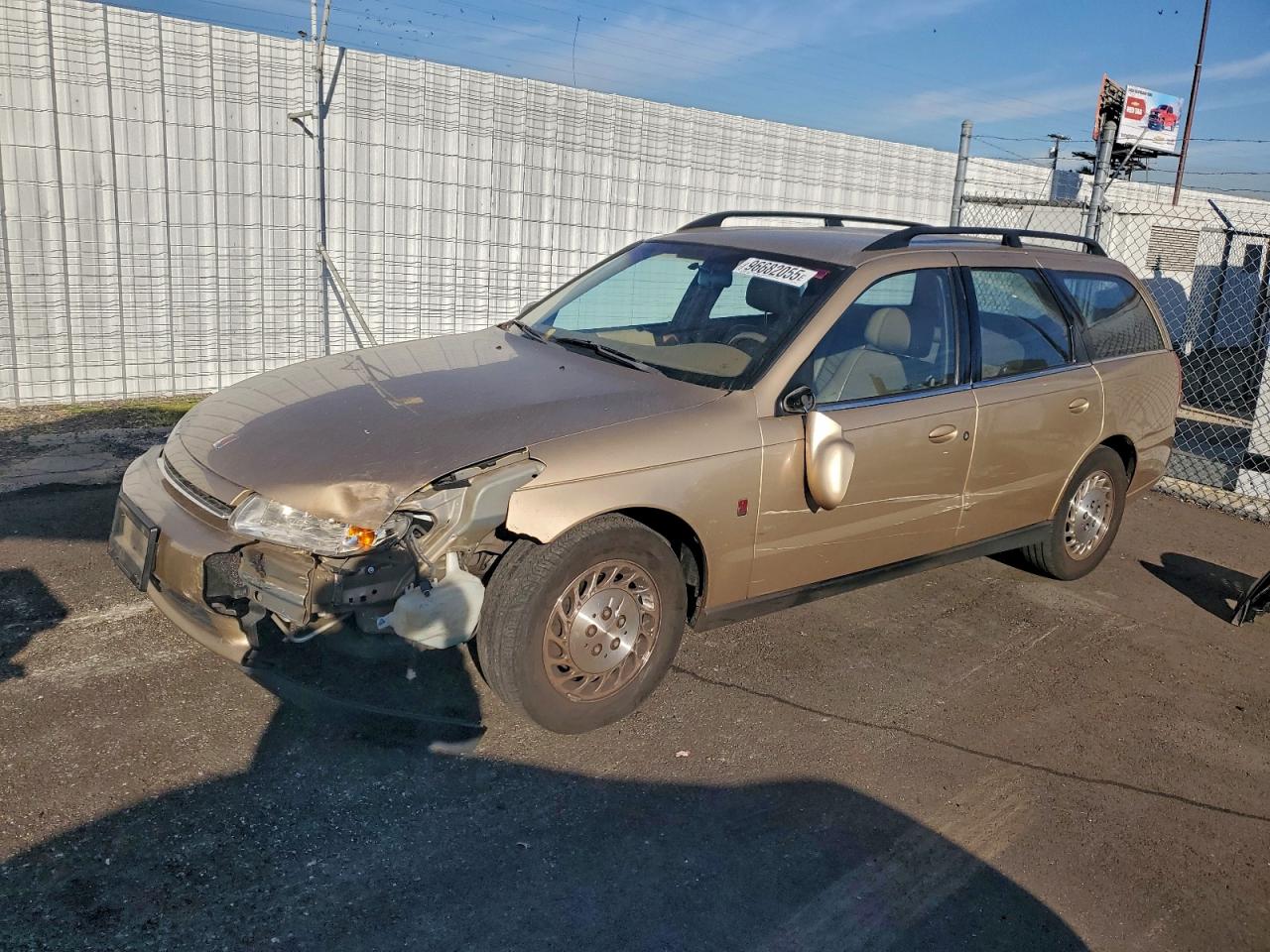 2000 Saturn LW, VIN 1G8JW82R8YY632524 — Front end