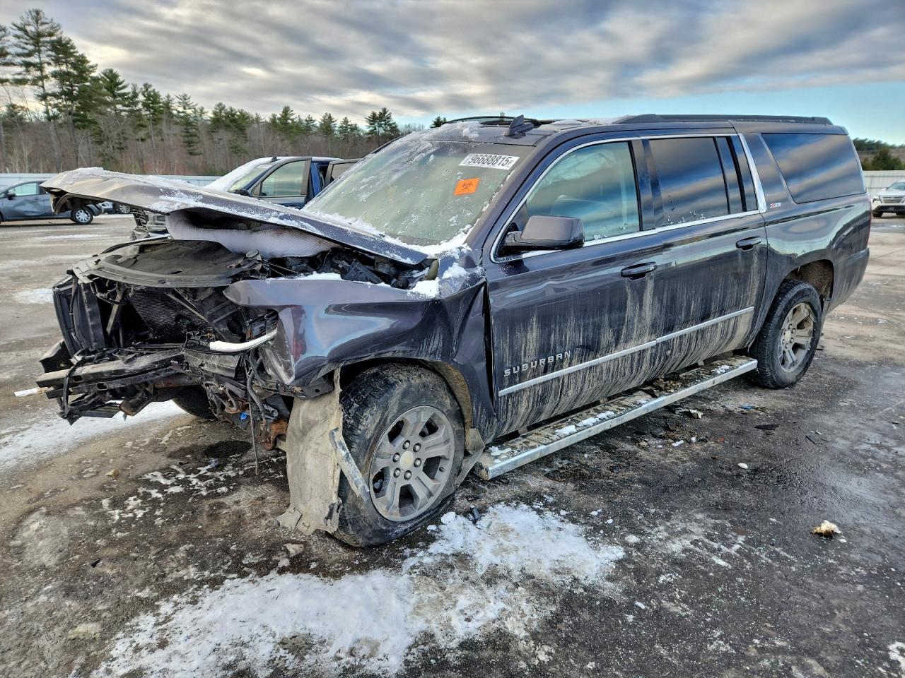 2015 Chevrolet Suburban LT, VIN 1GNSKJKCXFR731045 — Front end