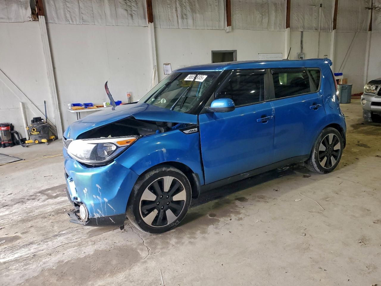 2016 Kia Soul +, VIN KNDJP3A59G7386849 — Front end