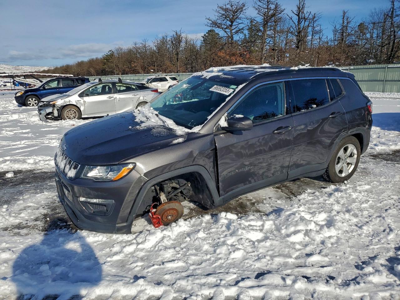 2021 Jeep Compass Latitude, VIN 3C4NJDBB1MT506812 — Front end