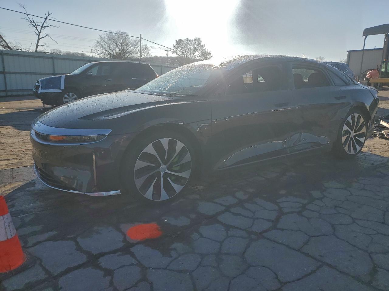 2023 Lucid Air Grand Touring, VIN 50EA1GBA9PA002698 — Бок