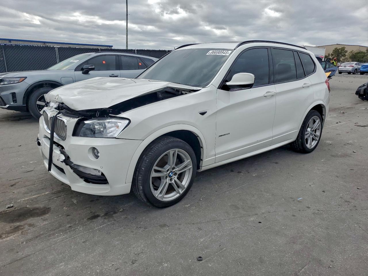 2012 BMW X3 35i, VIN 5UXWX7C52CL975445 — Днище