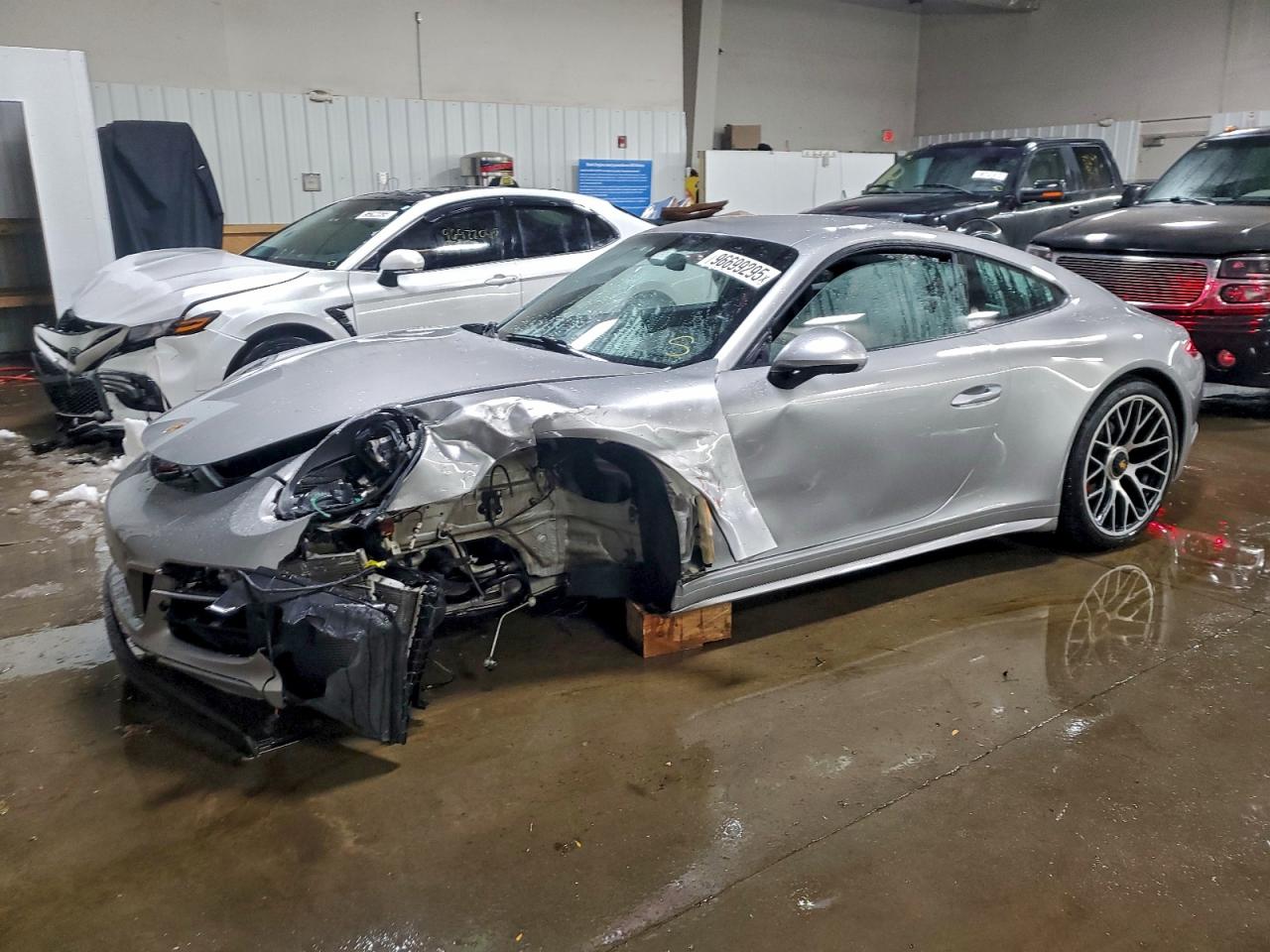2019 Porsche 911 Carrera S, VIN WP0AB2A90KS114885 — Front end