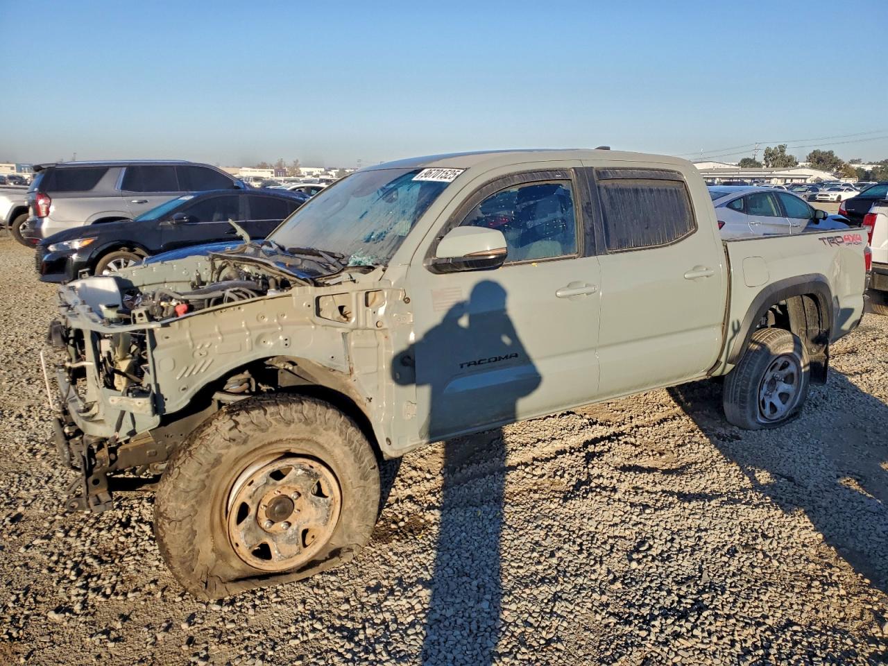 2023 Toyota Tacoma TRD Off Road, VIN 3TMCZ5AN0PM617612 — Вандализм