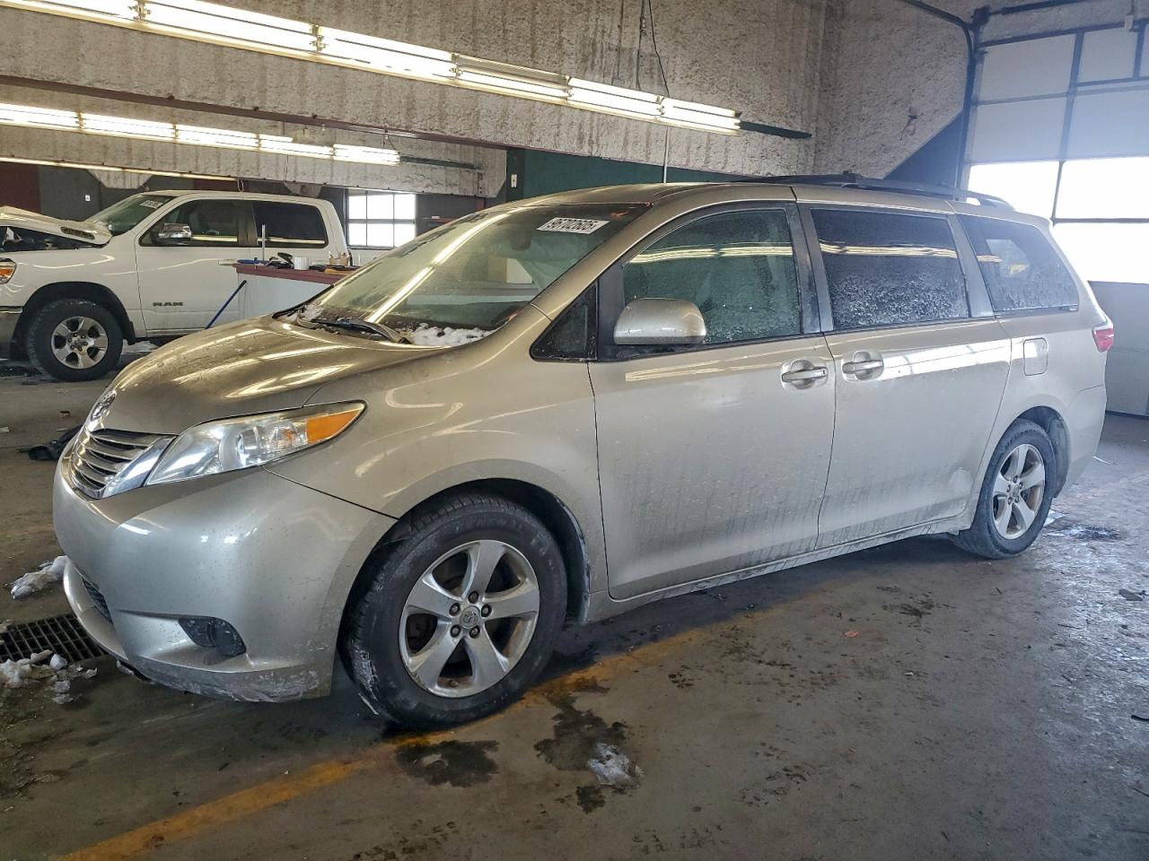 2017 Toyota Sienna LE, VIN 5TDKZ3DC0HS871848 — Side