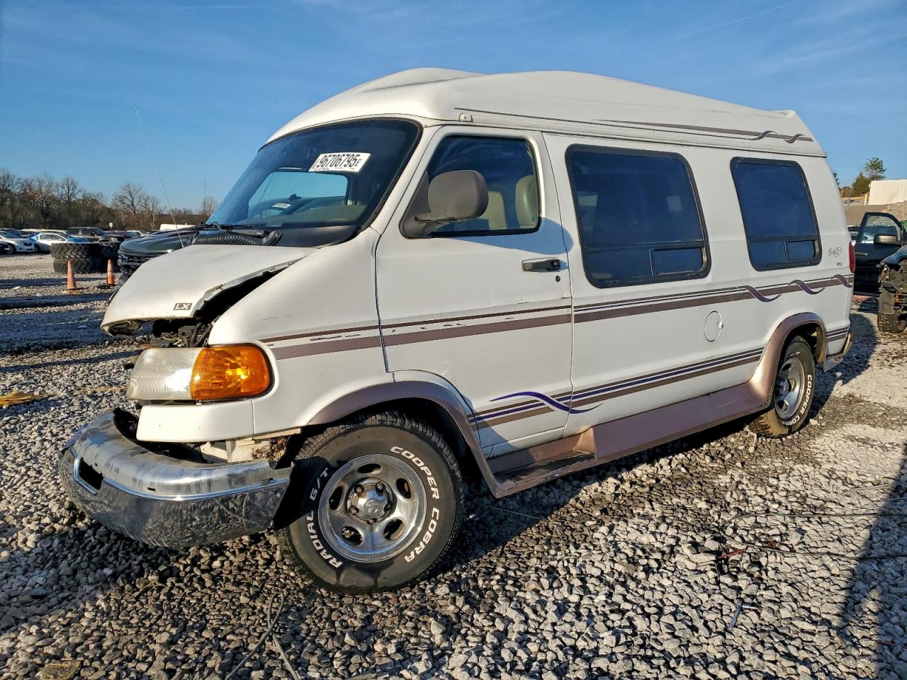 1999 Dodge Cargo, VIN 2B6HB11Y7XK504002 — Front end