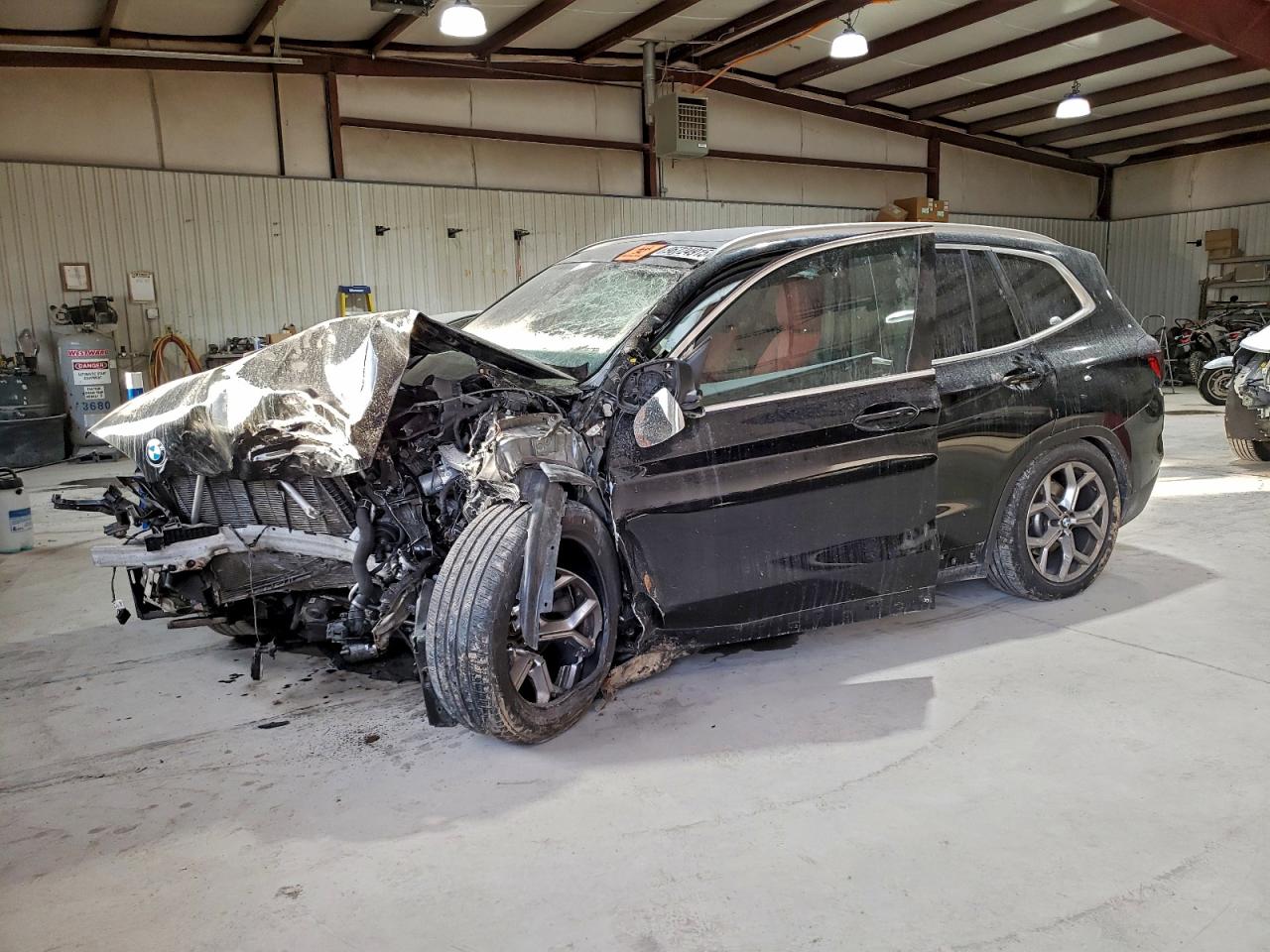 2023 BMW X3 xDrive30i, VIN 5UX53DP01P9P18316 — Front end