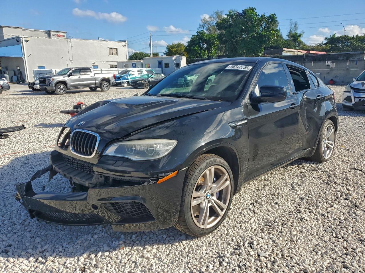 2014 BMW X6 M, VIN 5YMGZ0C58E0C40345 — Front end