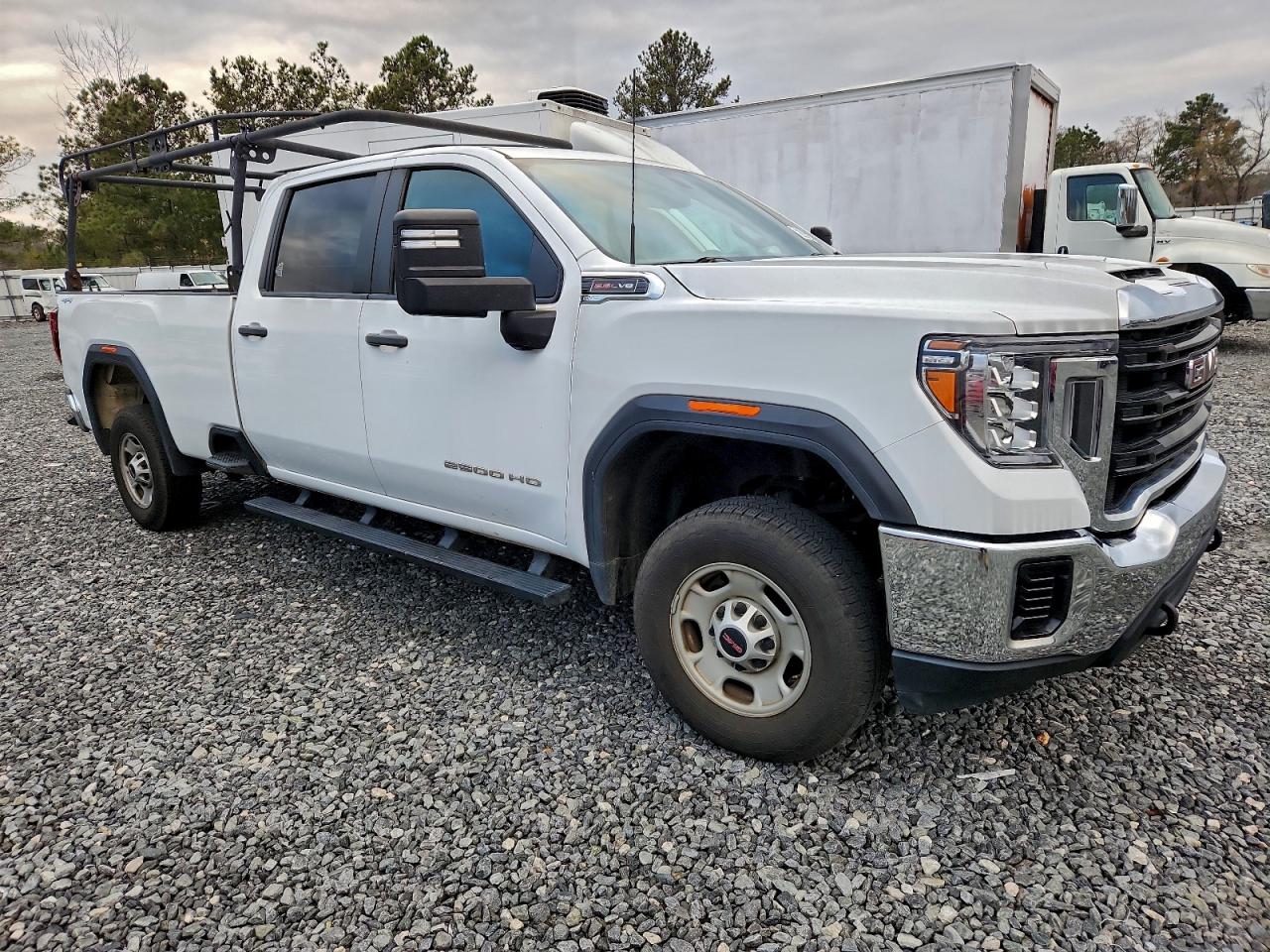 2023 GMC Sierra 2500HD, VIN 1GT19LE74PF123518 — Front end