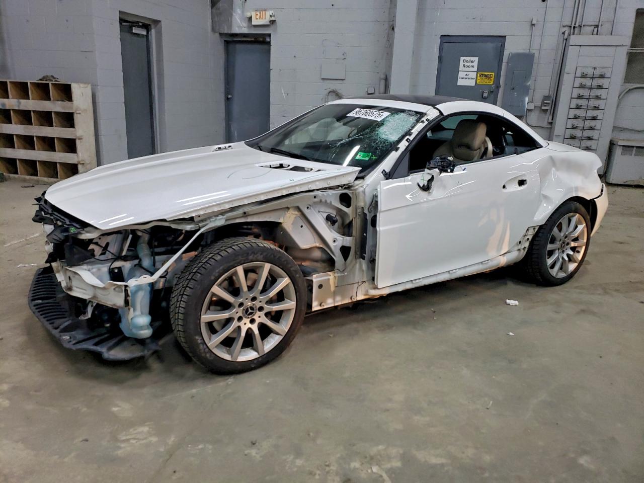 2017 Mercedes-Benz SLC 300, VIN WDDPK3JA3HF141225 — Front end