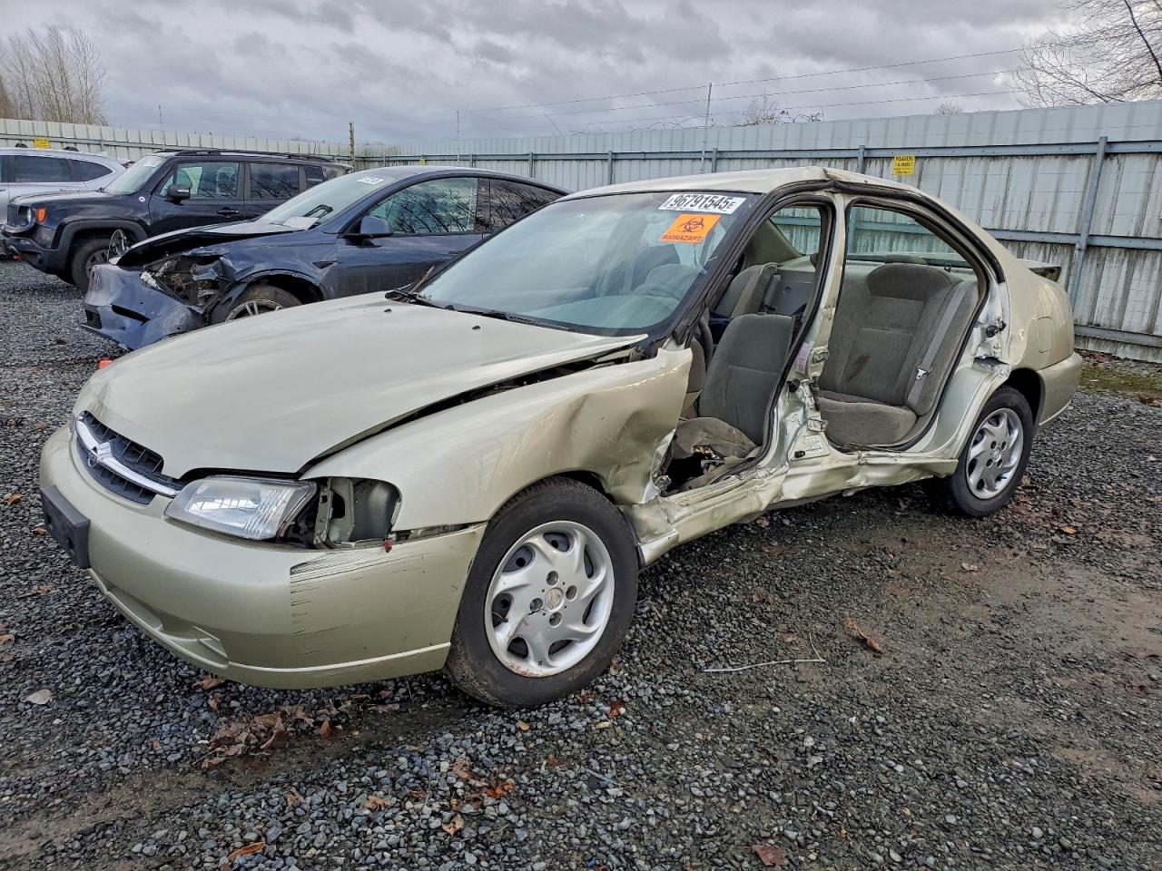 1998 Nissan Altima XE, VIN 1N4DL01D1WC248832 — Side