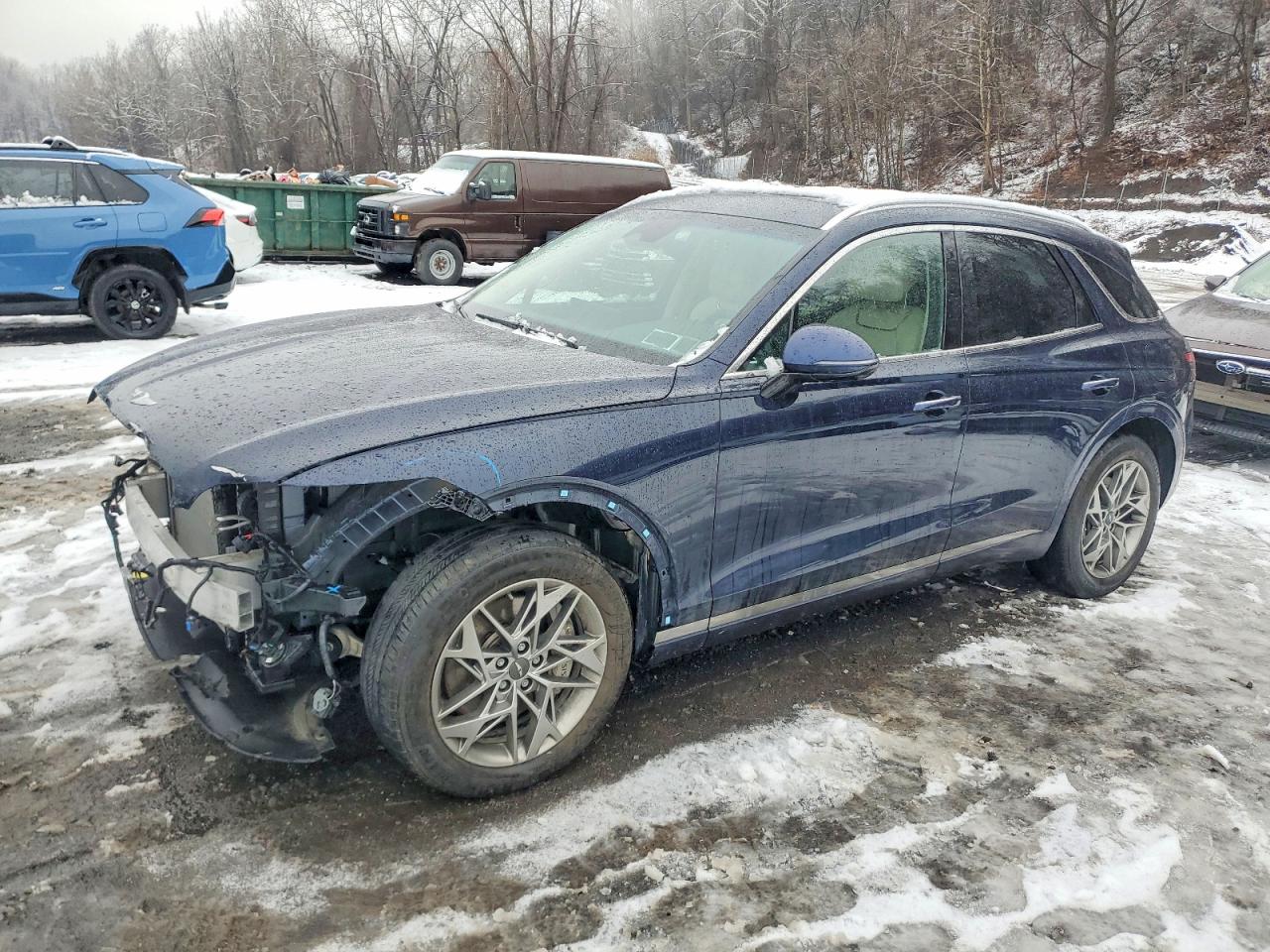 2024 Genesis GV70 2.5T, VIN 5NMMADTB7RH002487 — Front end