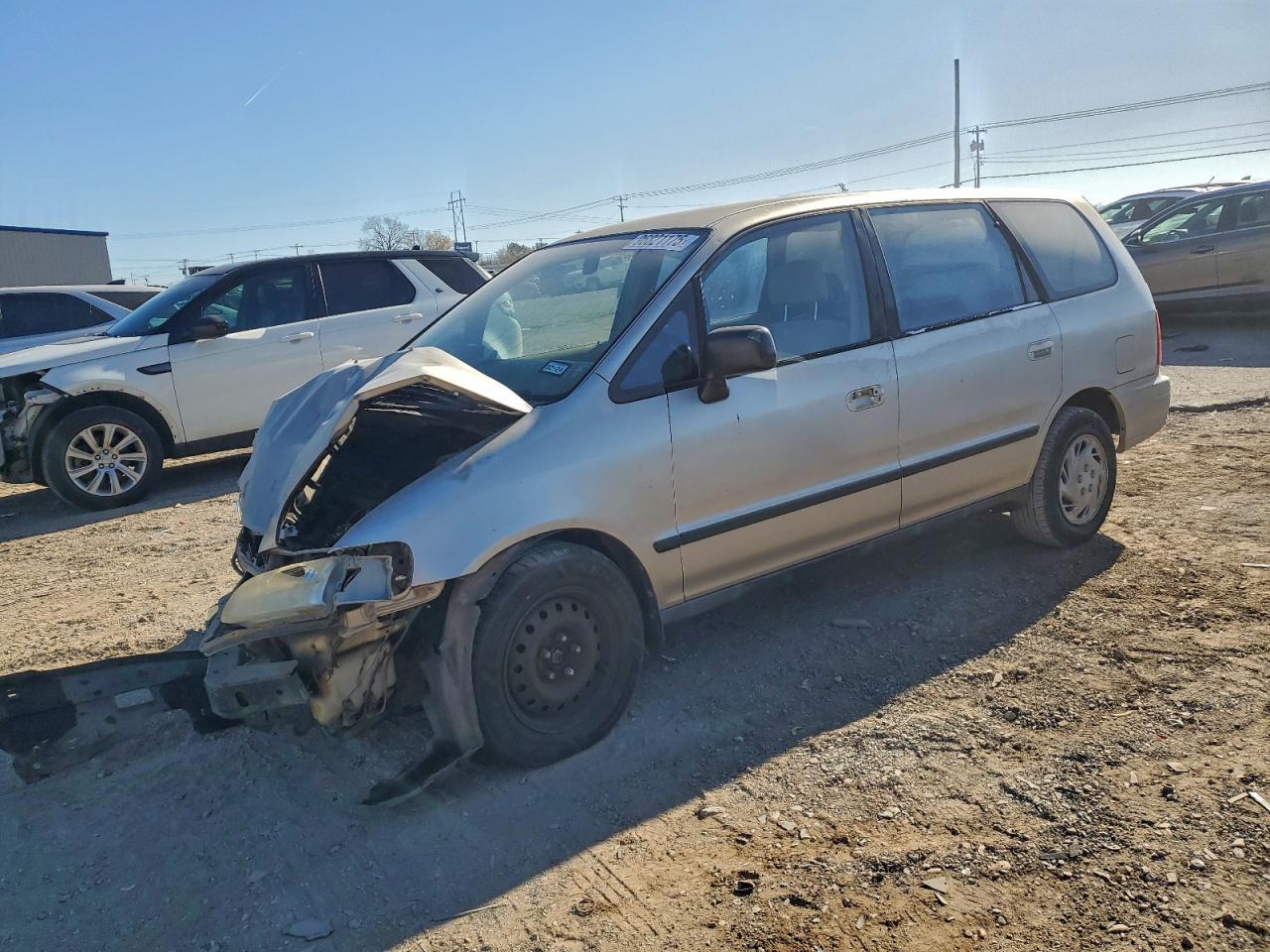 1997 Honda Odyssey LX, VIN JHMRA1866VC013049 — Front end