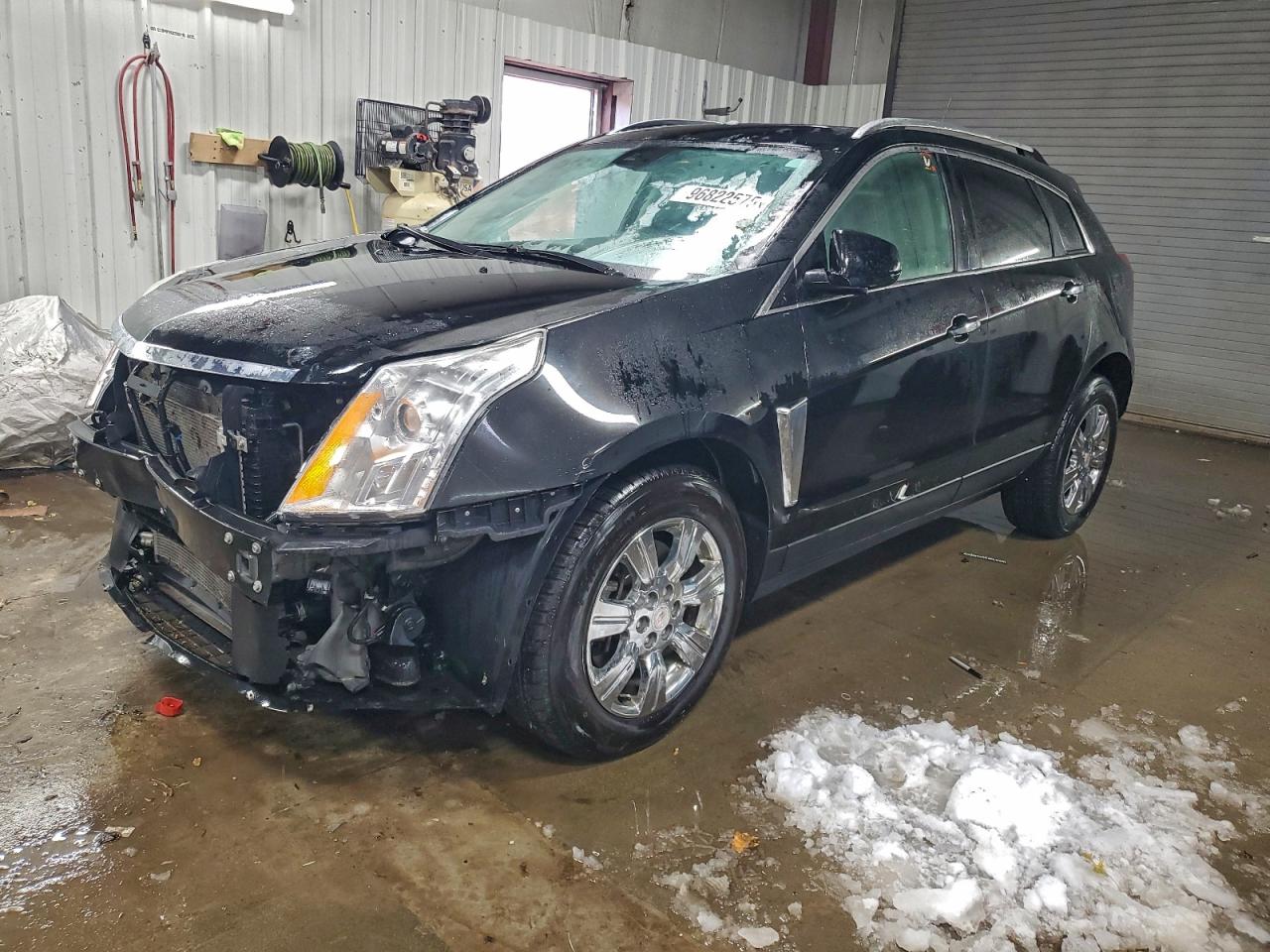 2016 Cadillac SRX Luxury Collection, VIN 3GYFNEE38GS548269 — Front end