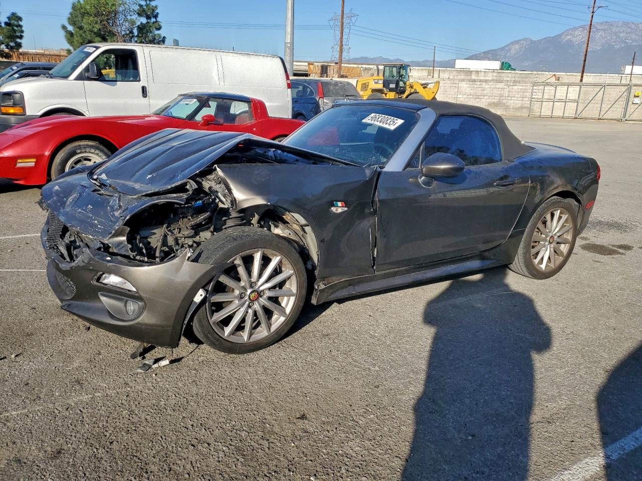 2018 FIAT 124 Spider Classica, VIN JC1NFAEK3J0137176 — Front end