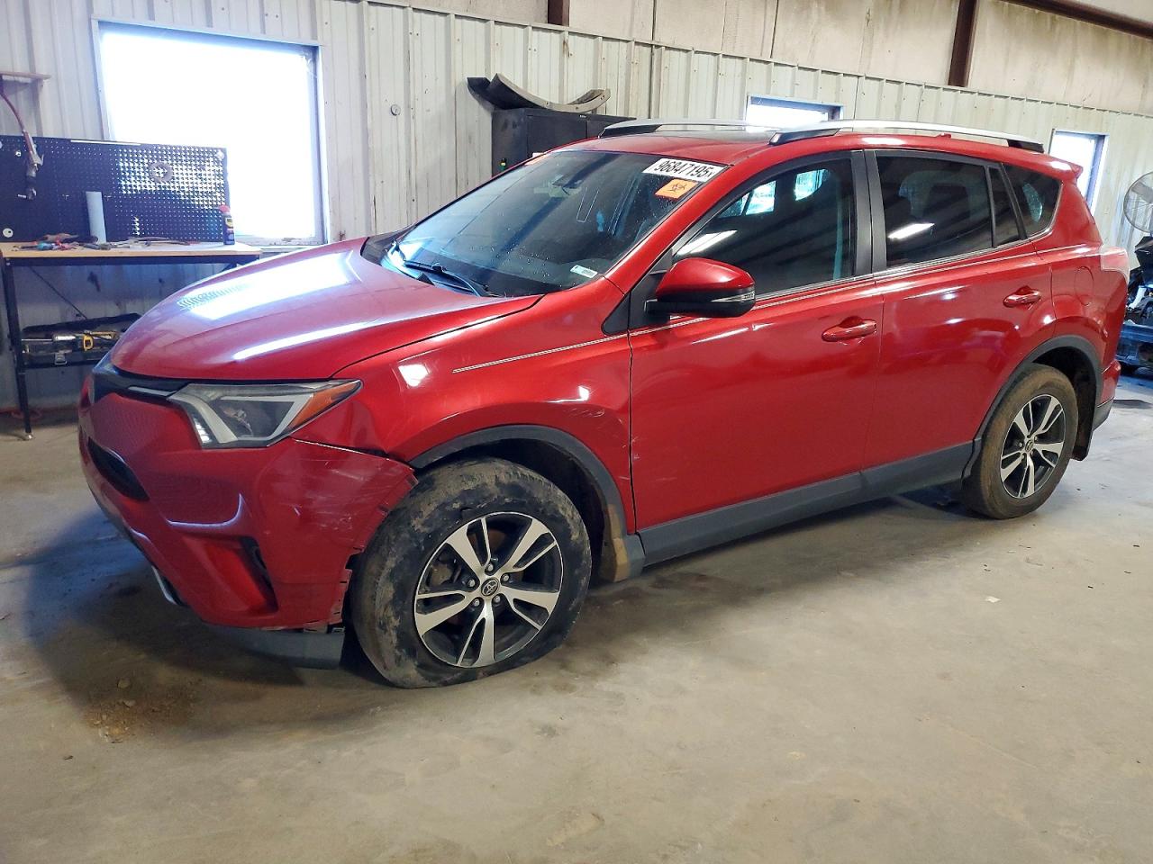 2017 Toyota RAV4 XLE, VIN JTMWFREV3HJ147484 — Front end