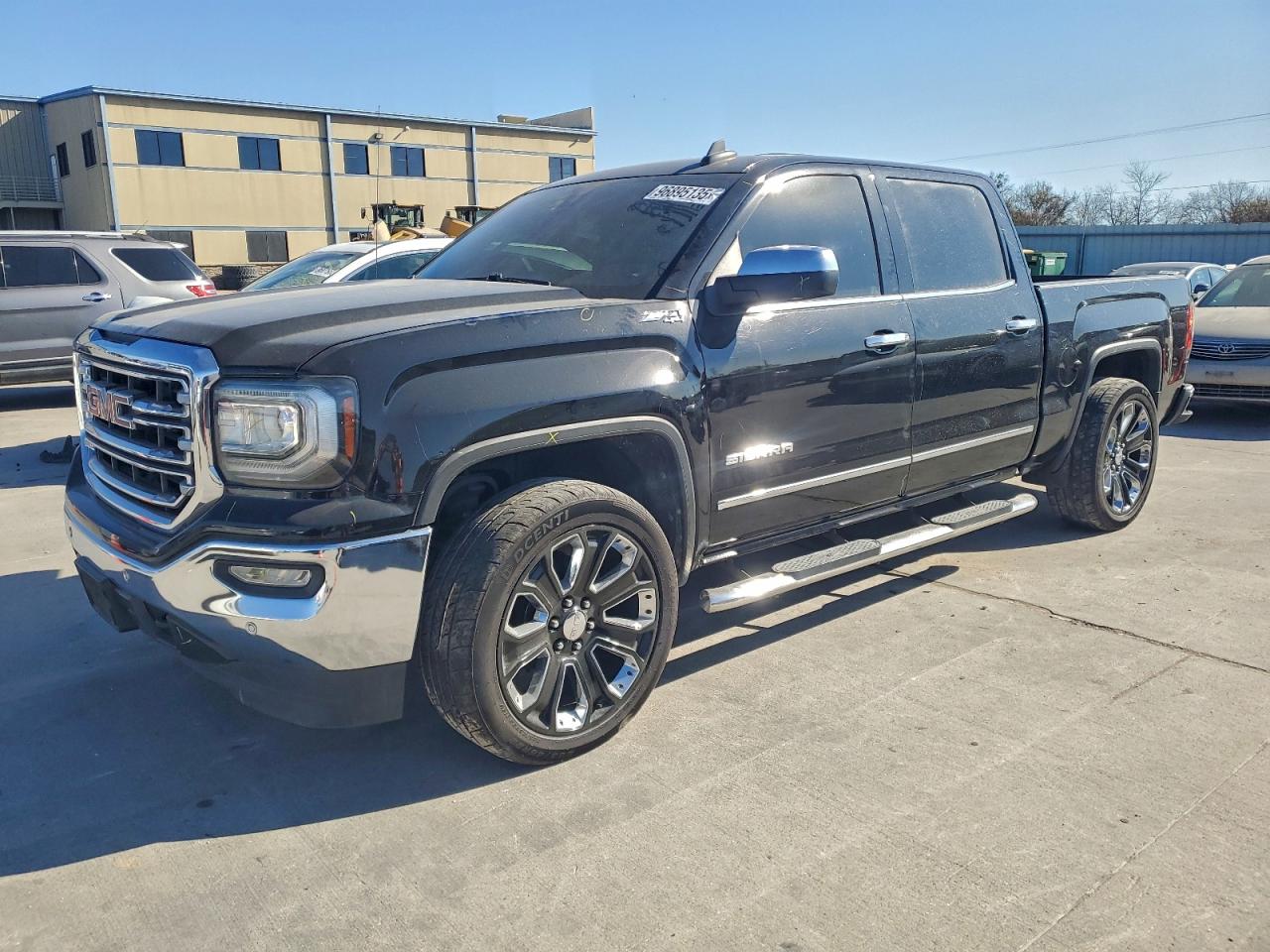 2018 GMC Sierra 1500 SLT, VIN 3GTU2NEJ1JG205477 — Normal wear