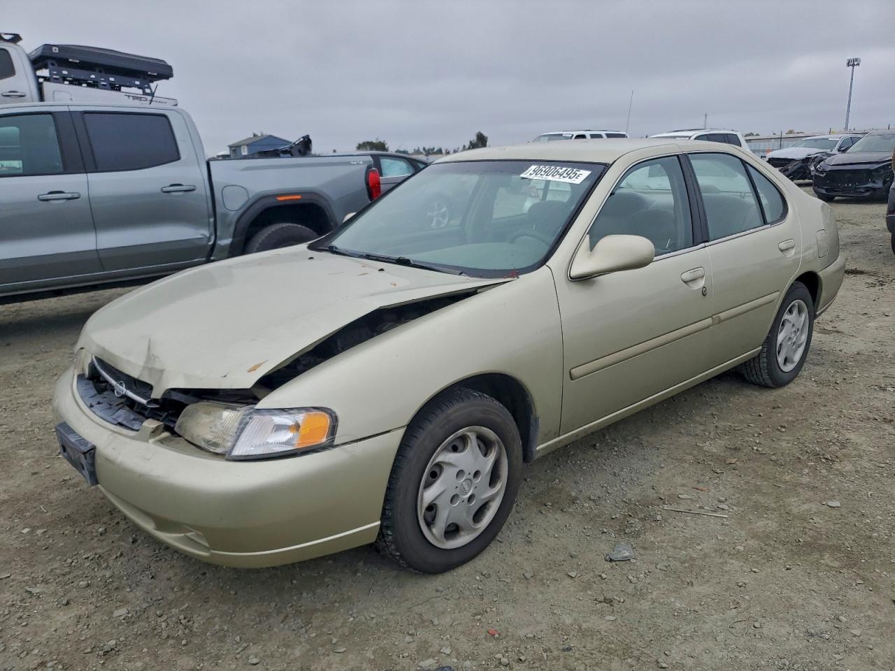 1999 Nissan Altima XE, VIN 1N4DL01D0XC173624 — Front end