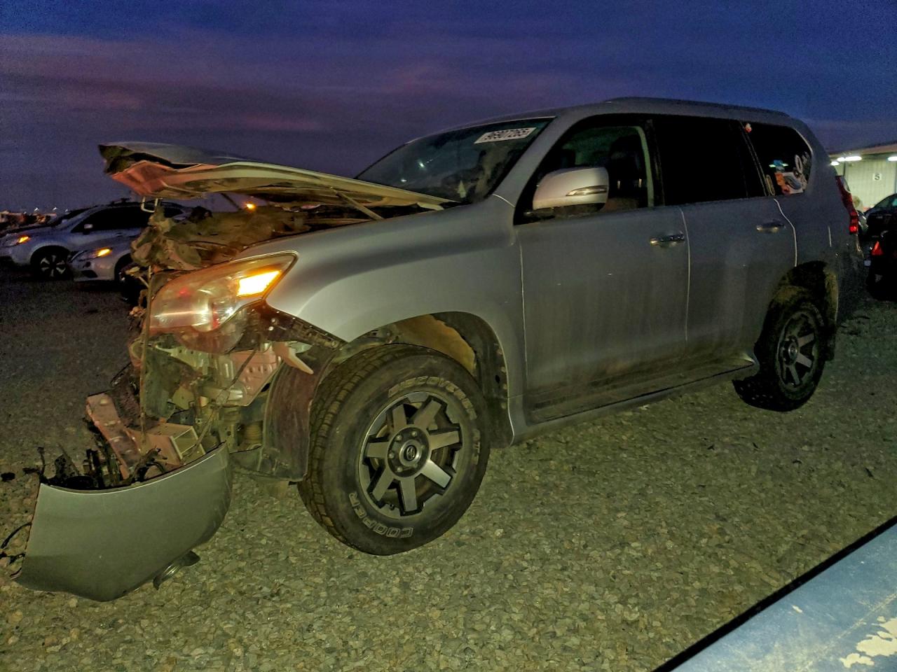 2011 Lexus GX 460, VIN JTJBM7FX9B5030188 — Front end