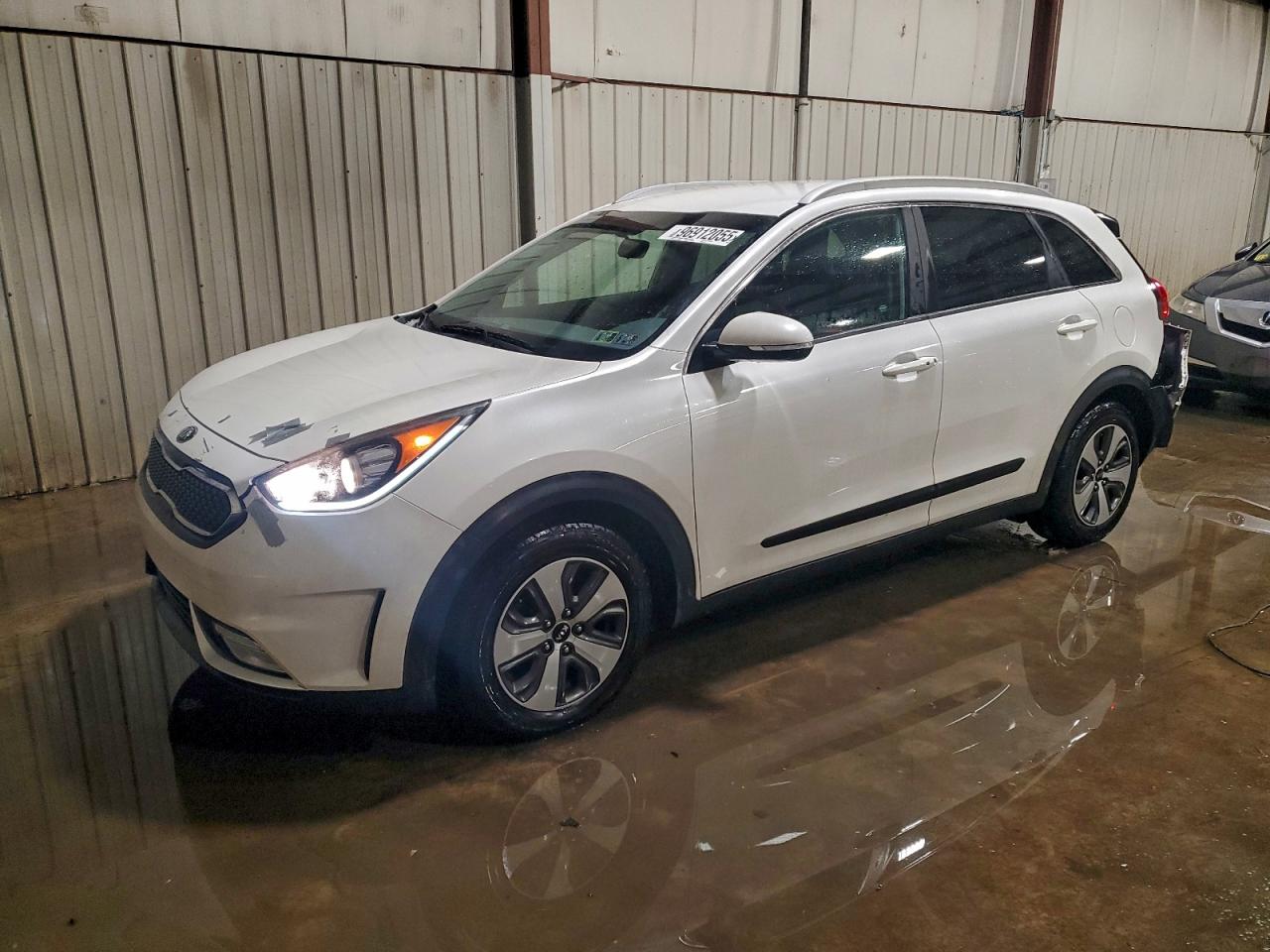 2017 Kia Niro EX, VIN KNDCC3LC3H5095812 — Зад