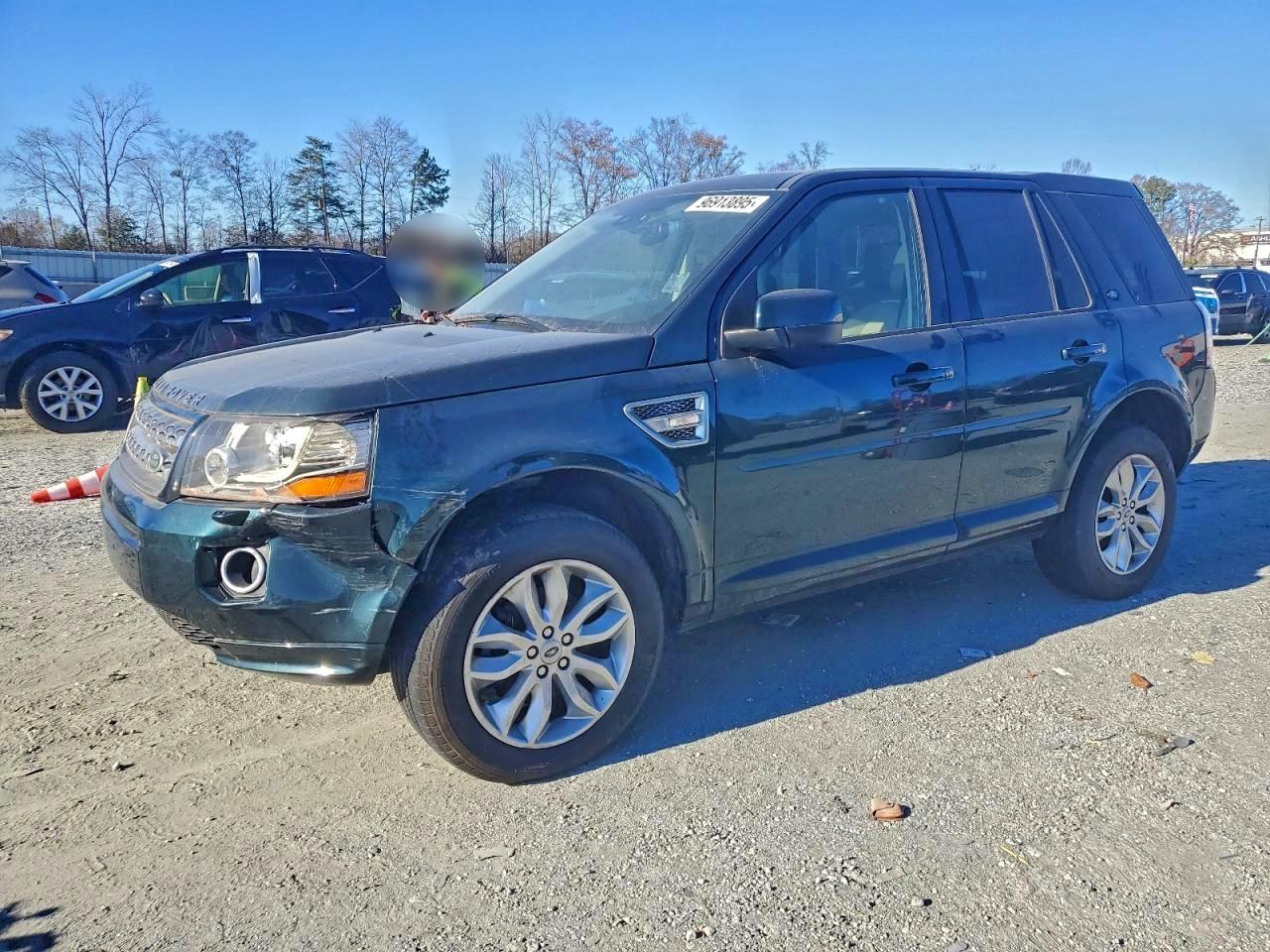 2014 Land Rover LR2, VIN SALFR2BG3EH391927 — Front end