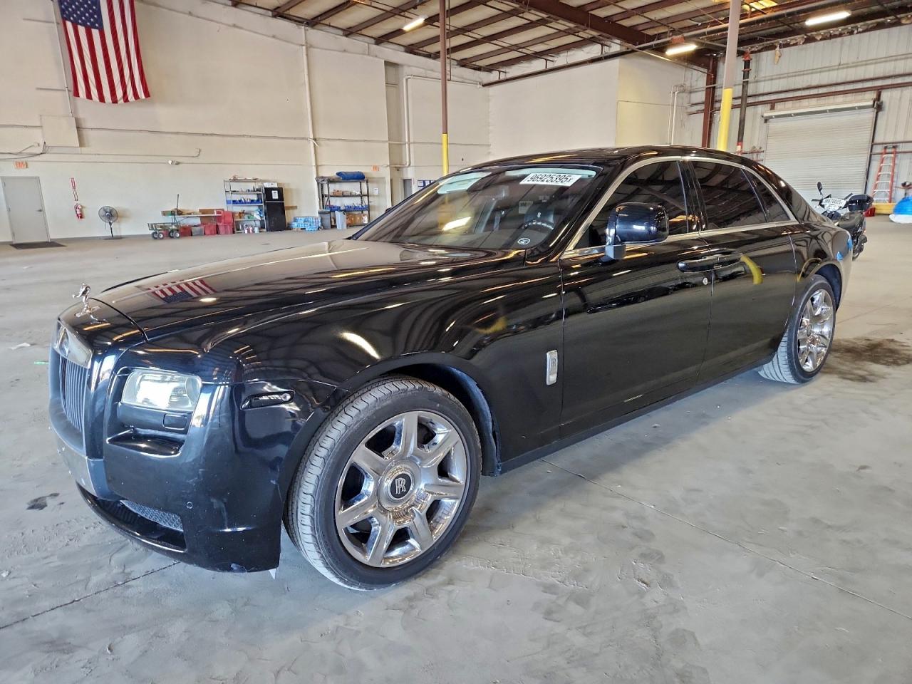 2010 Rolls-Royce Ghost, VIN SCA664S5XAUX48569 — Minor dents and scratches