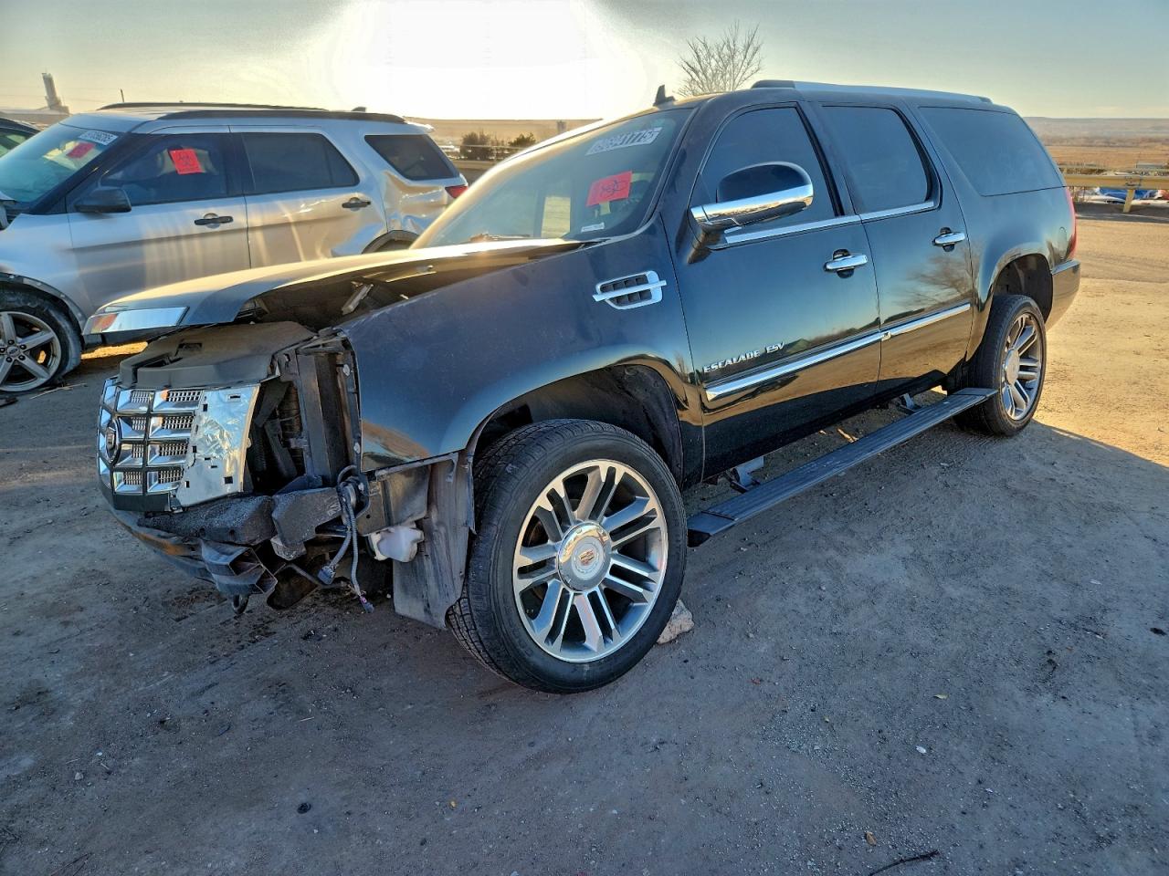2010 Cadillac Escalade ESV Premium, VIN 1GYUCJEF3AR249265 — Undercarriage