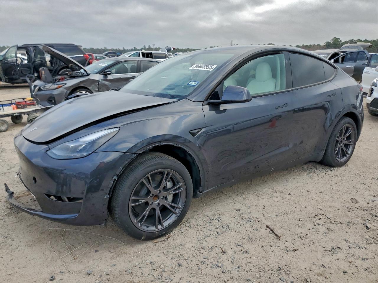 2024 Tesla Model Y, VIN 7SAYGDED6RA333920 — Front end
