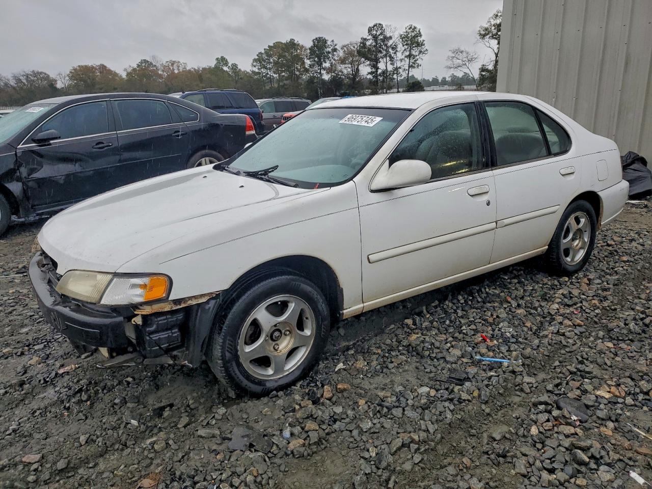 1999 Nissan Altima XE, VIN 1N4DL01D0XC224359 — Front end