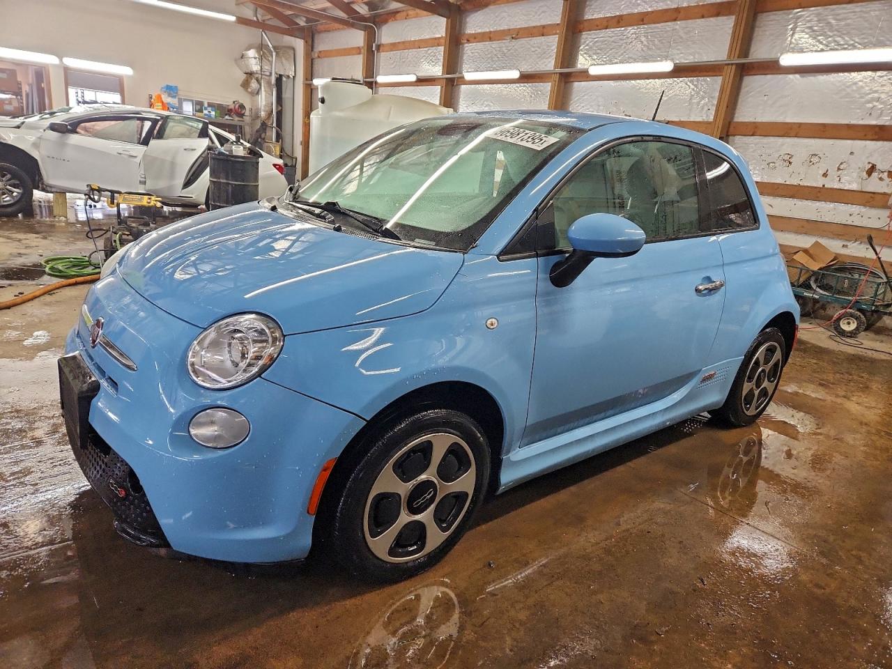 2015 FIAT 500e, VIN 3C3CFFGE5FT749859 — Side
