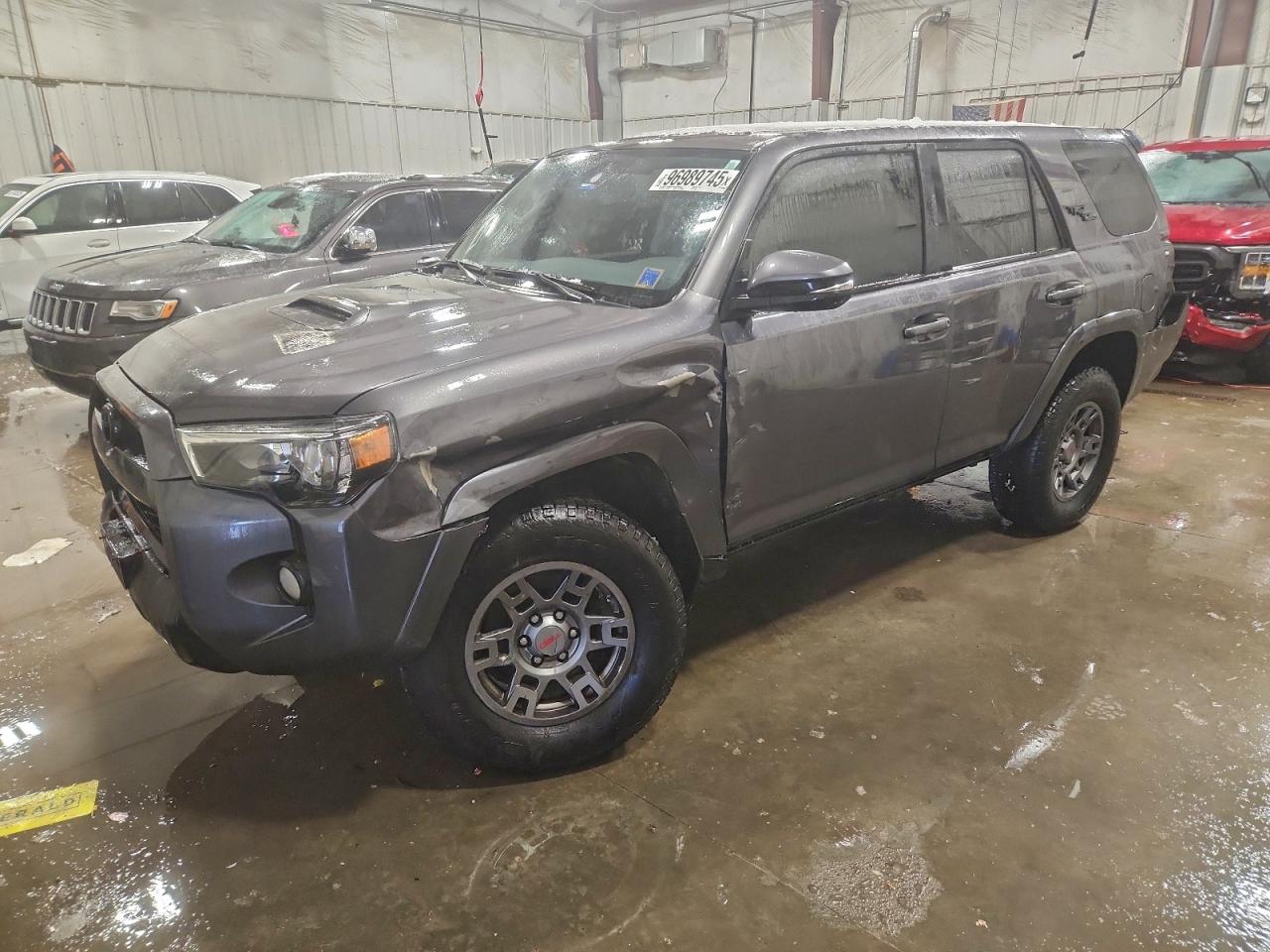 2019 Toyota 4Runner SR5 Premium, VIN JTEBU5JR3K5639465 — Front end