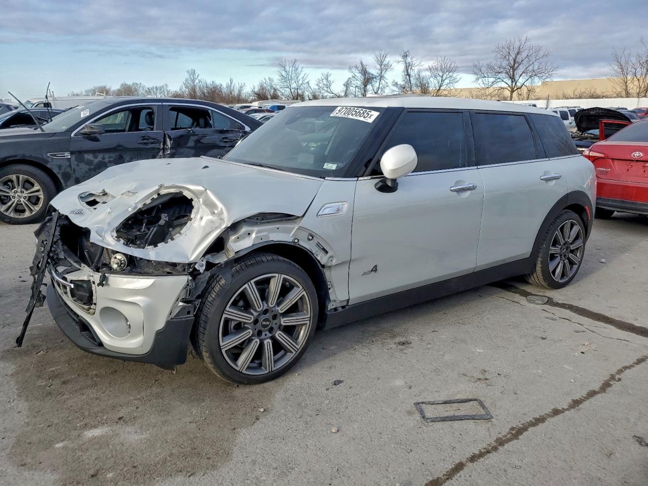 2021 MINI Clubman Cooper S, VIN WMWXJ1C02M2P51380 — Front end