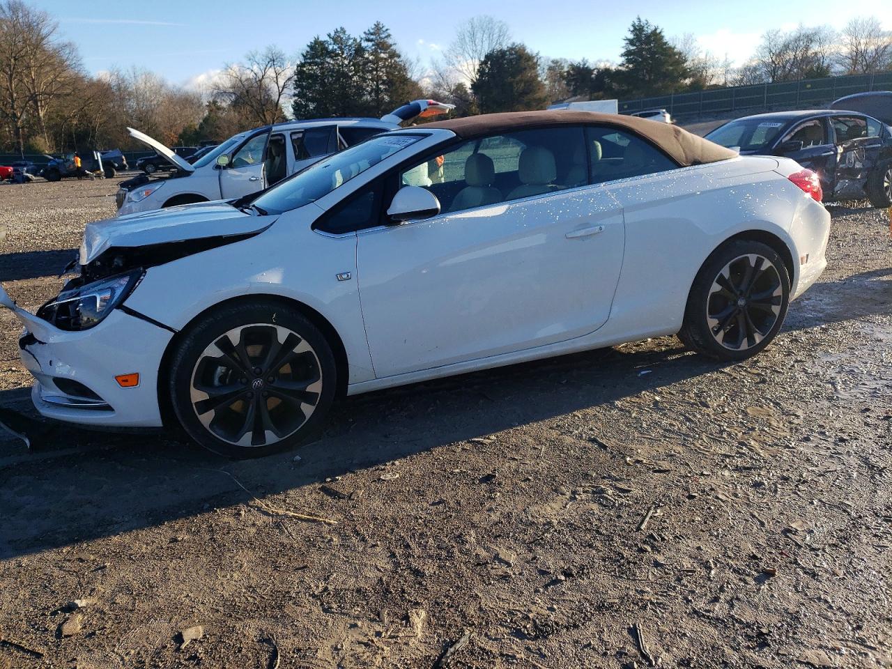 2019 Buick Cascada Premium, VIN W04WH3N57KG355471 — Front end