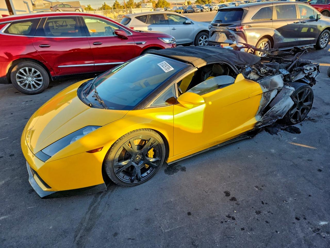 2006 Lamborghini Gallardo, VIN ZHWGU22T96LA03633 — Пожар в моторном отсеке