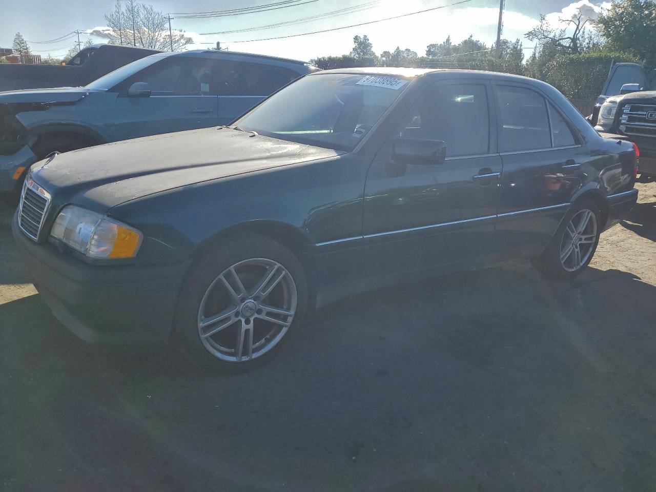 1995 Mercedes-Benz C 2.8L, VIN WDBHA28EXSF245835 — Rear end